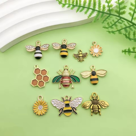 10pcs Bee & Flower Charm Set - Picture 2 of 2